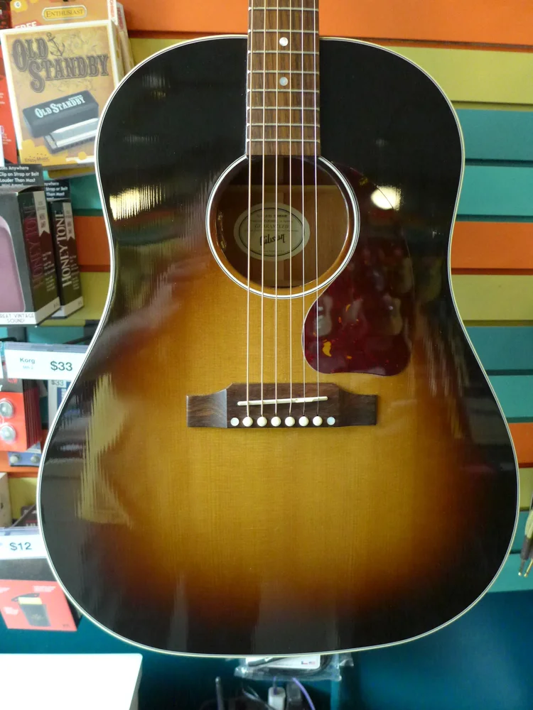 Gibson J-45 Standard