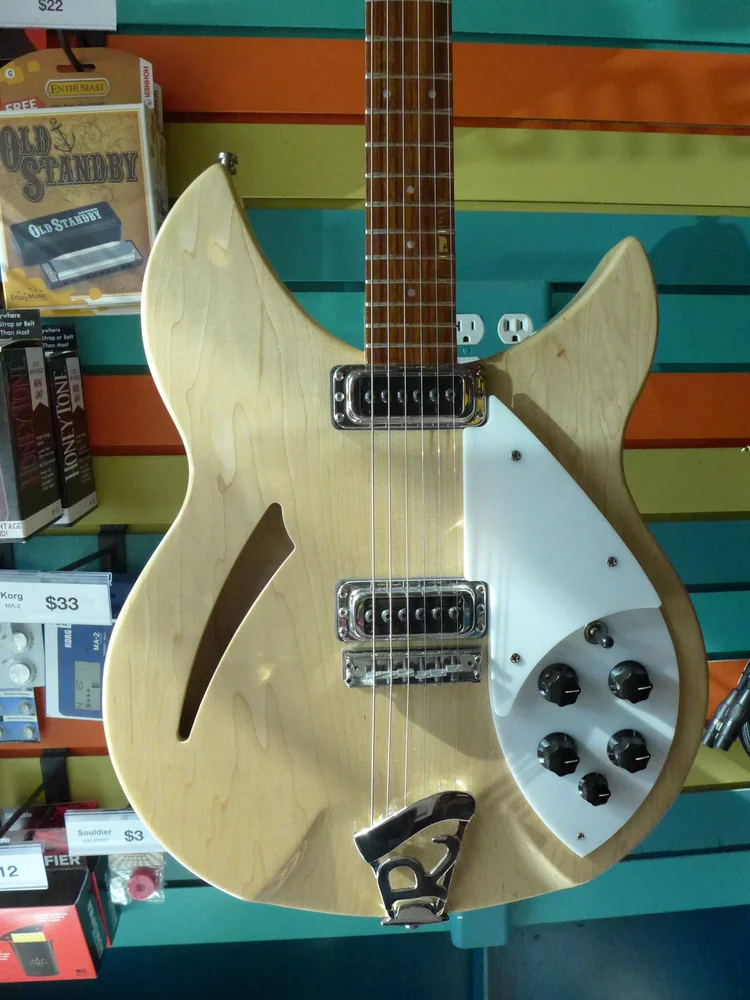 Rickenbacker 330 Mapleglo
